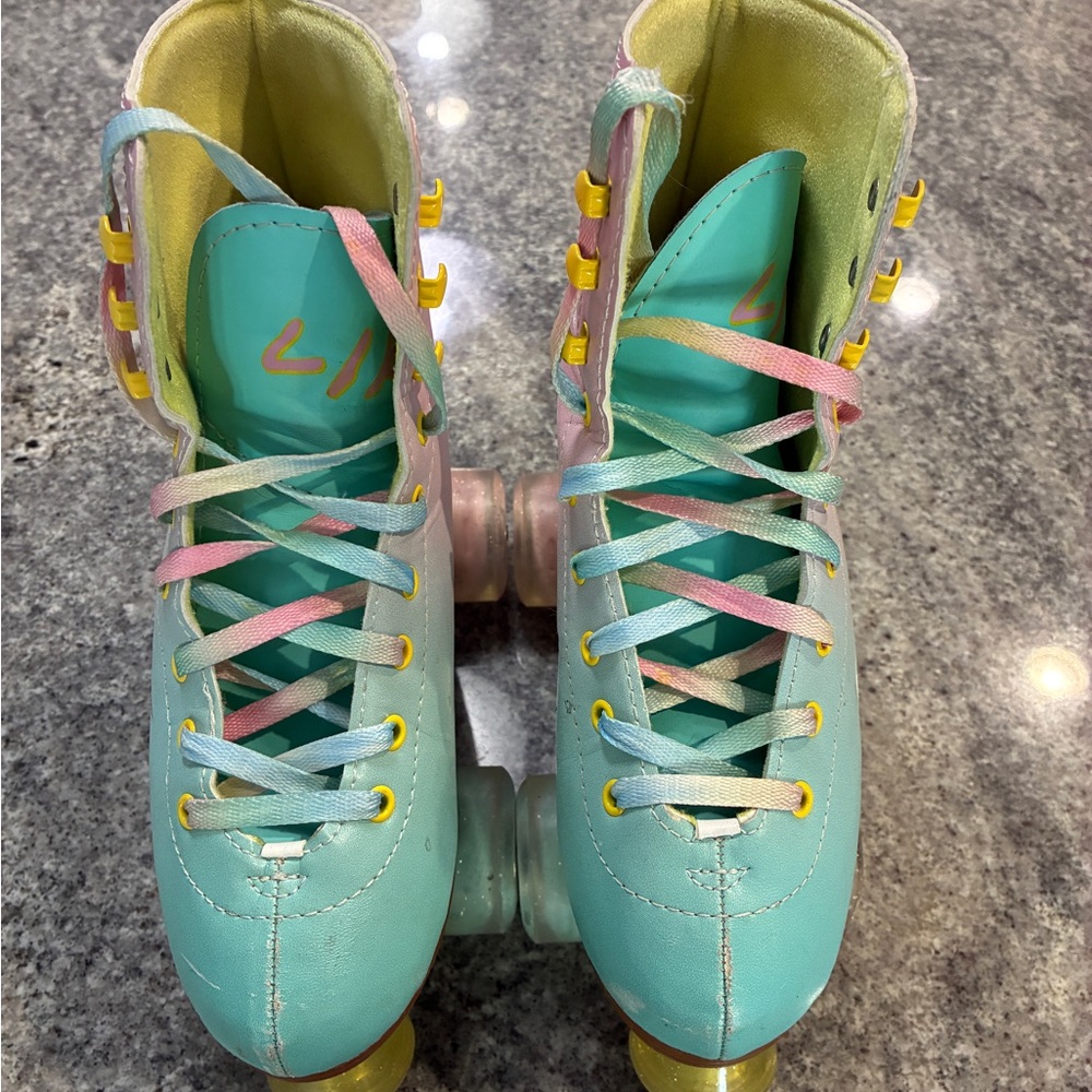 Colorful Girl’s Youth Roller Skates - light up size 3-4